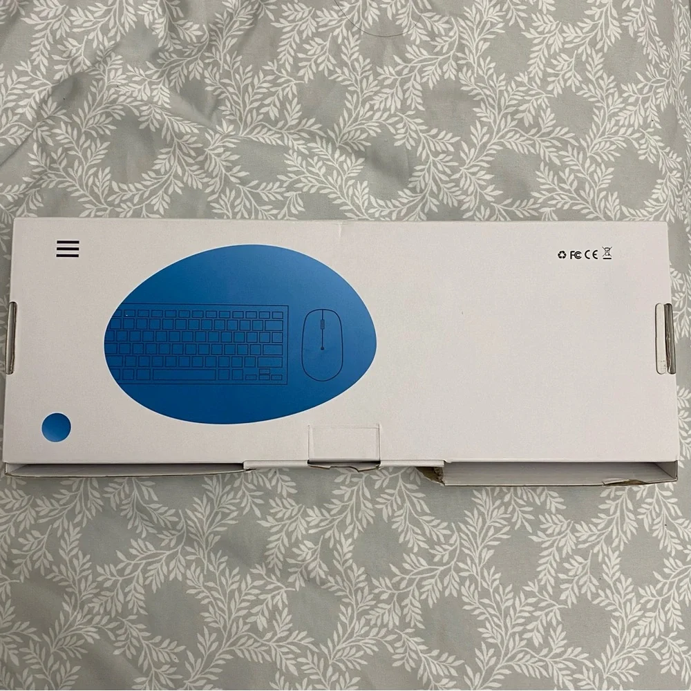 NWT Wireless Keyboard and Mouse Set